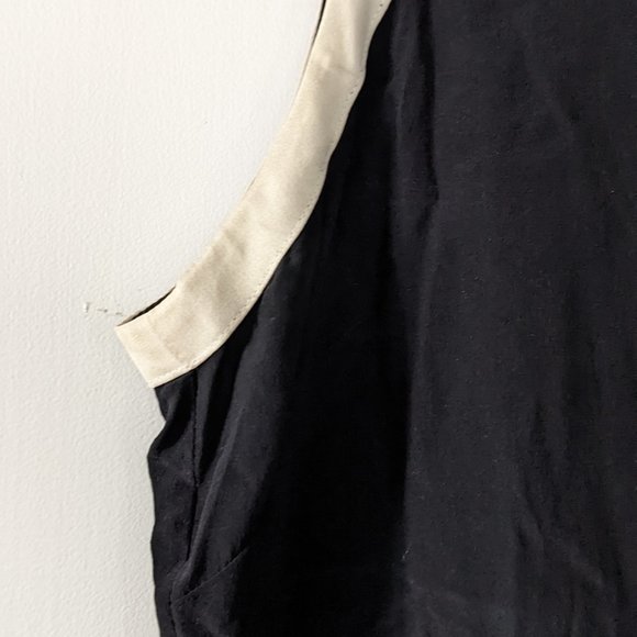 Black sleeveless silk top with split back - Picture 7 of 8